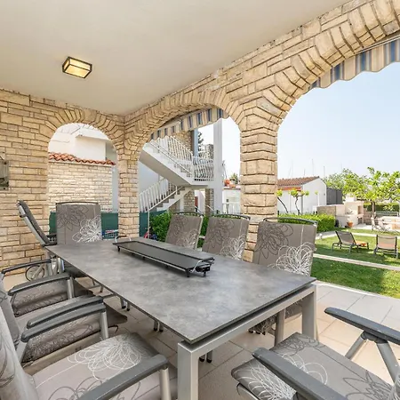 Apartman Awesome In Biograd With Wifi