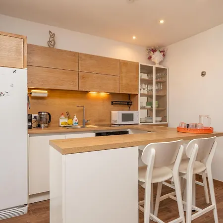 Awesome In Biograd With Wifi Apartman *