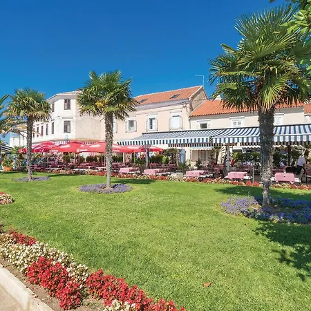 Awesome In Biograd With Wifi Apartman *